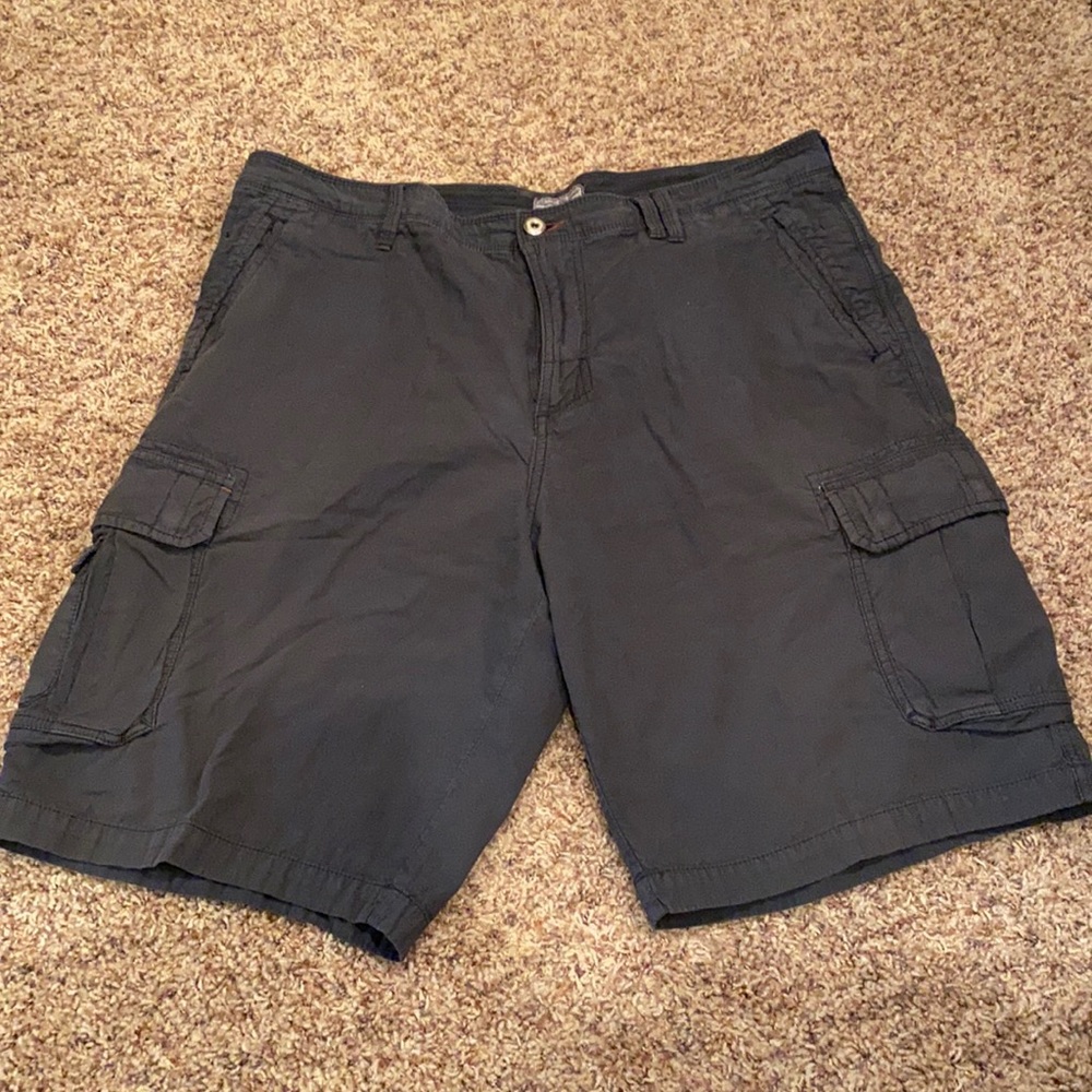 Tommy Bahama Black Cargo Shorts Size 38